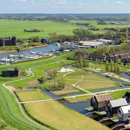 Amsterdam Castle Вилла Мёйден